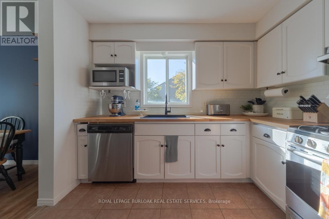 118 Silurian Drive, Guelph (Grange Road), Ontario  N1E 7G1 - Photo 36 - X12443867