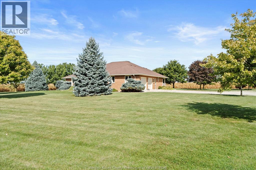 8270 Malden Colchester South Townline, Amherstburg, Ontario  N9V 2Y7 - Photo 3 - 25025272
