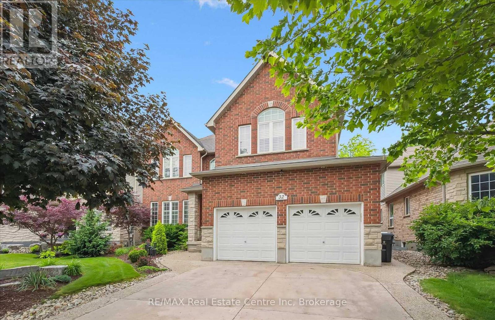32 Frasson Drive, Guelph, Ontario  N1E 7J9 - Photo 2 - X12444056
