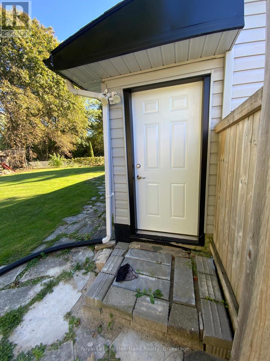 107 Erie Street S, Central Huron, Ontario  N0M 1L0 - Photo 3 - X12444081
