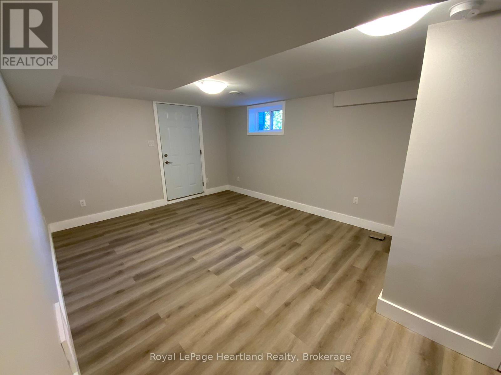 107 Erie Street S, Central Huron, Ontario  N0M 1L0 - Photo 5 - X12444081