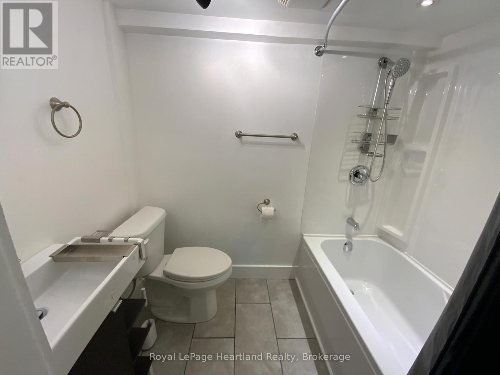 107 Erie Street S, Central Huron, Ontario  N0M 1L0 - Photo 6 - X12444081