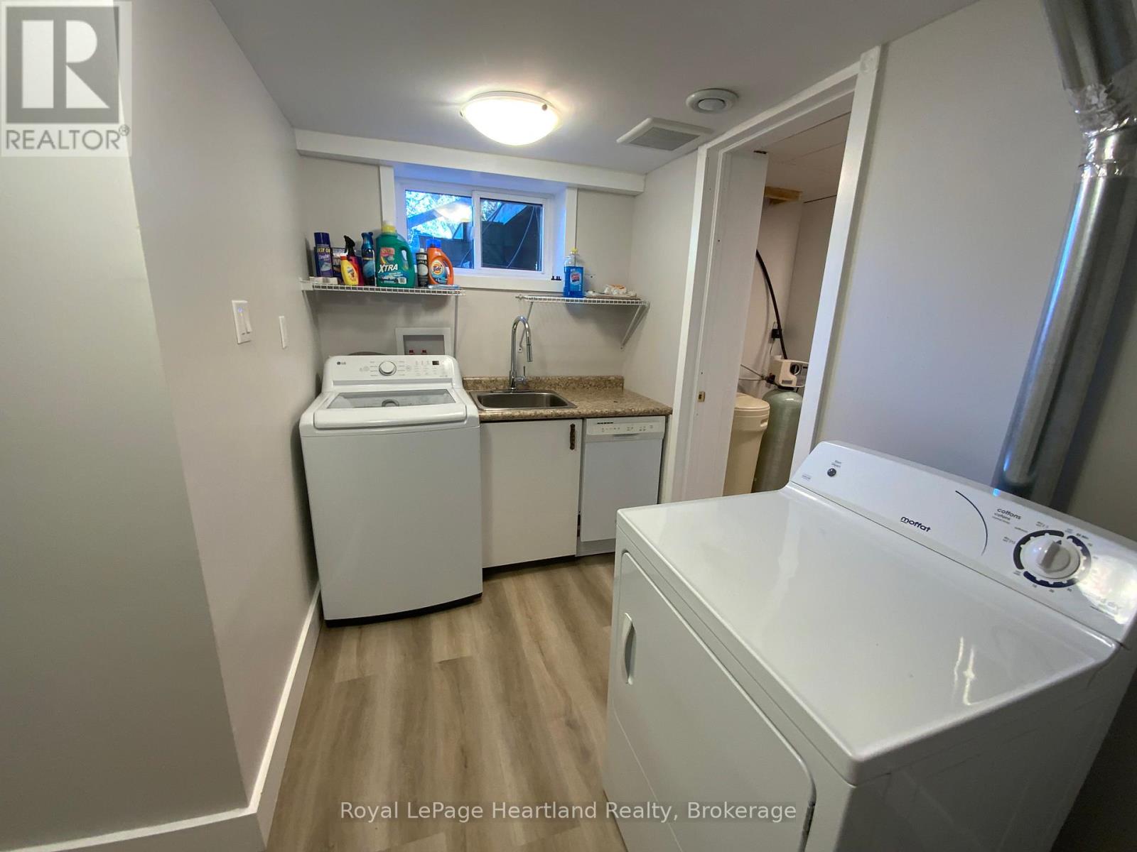 107 Erie Street S, Central Huron, Ontario  N0M 1L0 - Photo 7 - X12444081