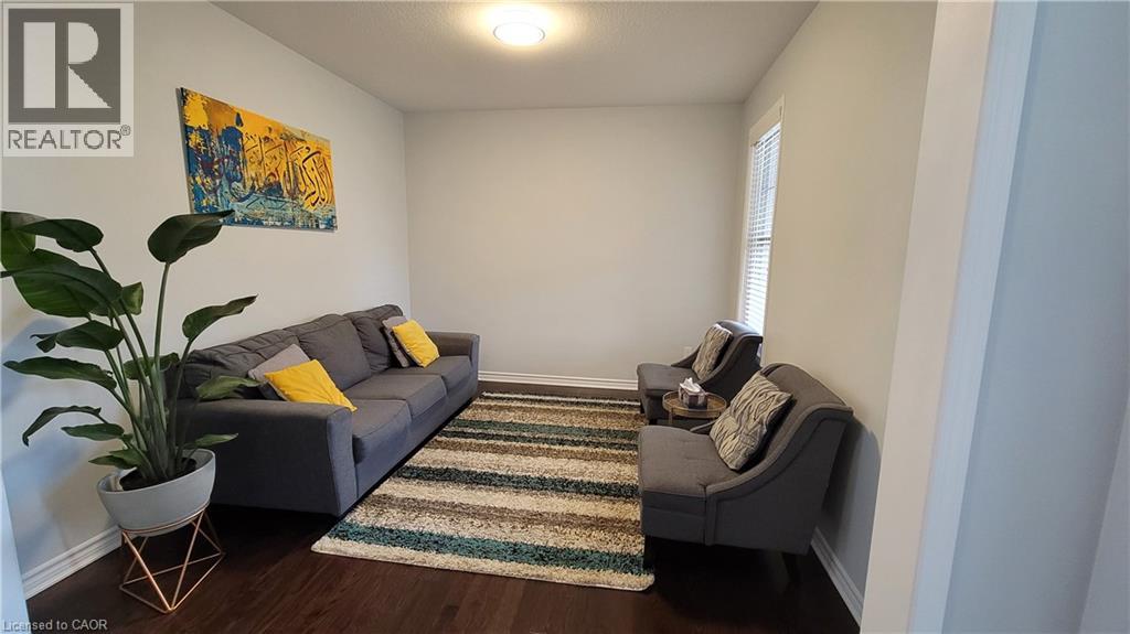 231 Grovehill Crescent, Kitchener, Ontario  N2R 0K8 - Photo 4 - 40775367