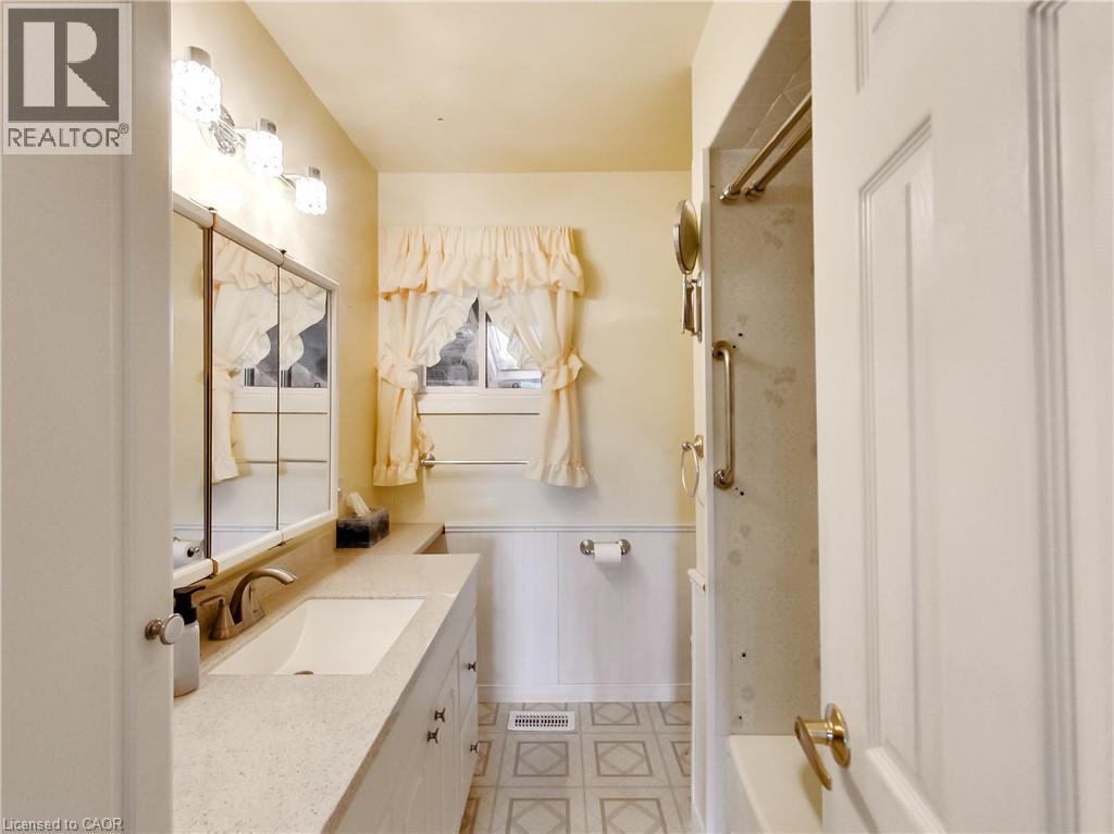 4368 Longmoor Drive, Burlington, Ontario  L7L 1X7 - Photo 19 - 40776317