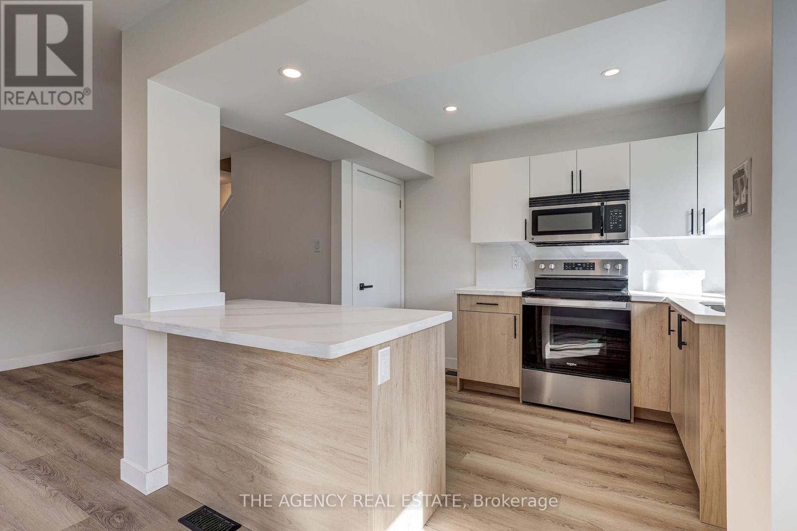 71 - 825 Dundalk Drive, London South, Ontario  N6C 3V6 - Photo 10 - X12444058