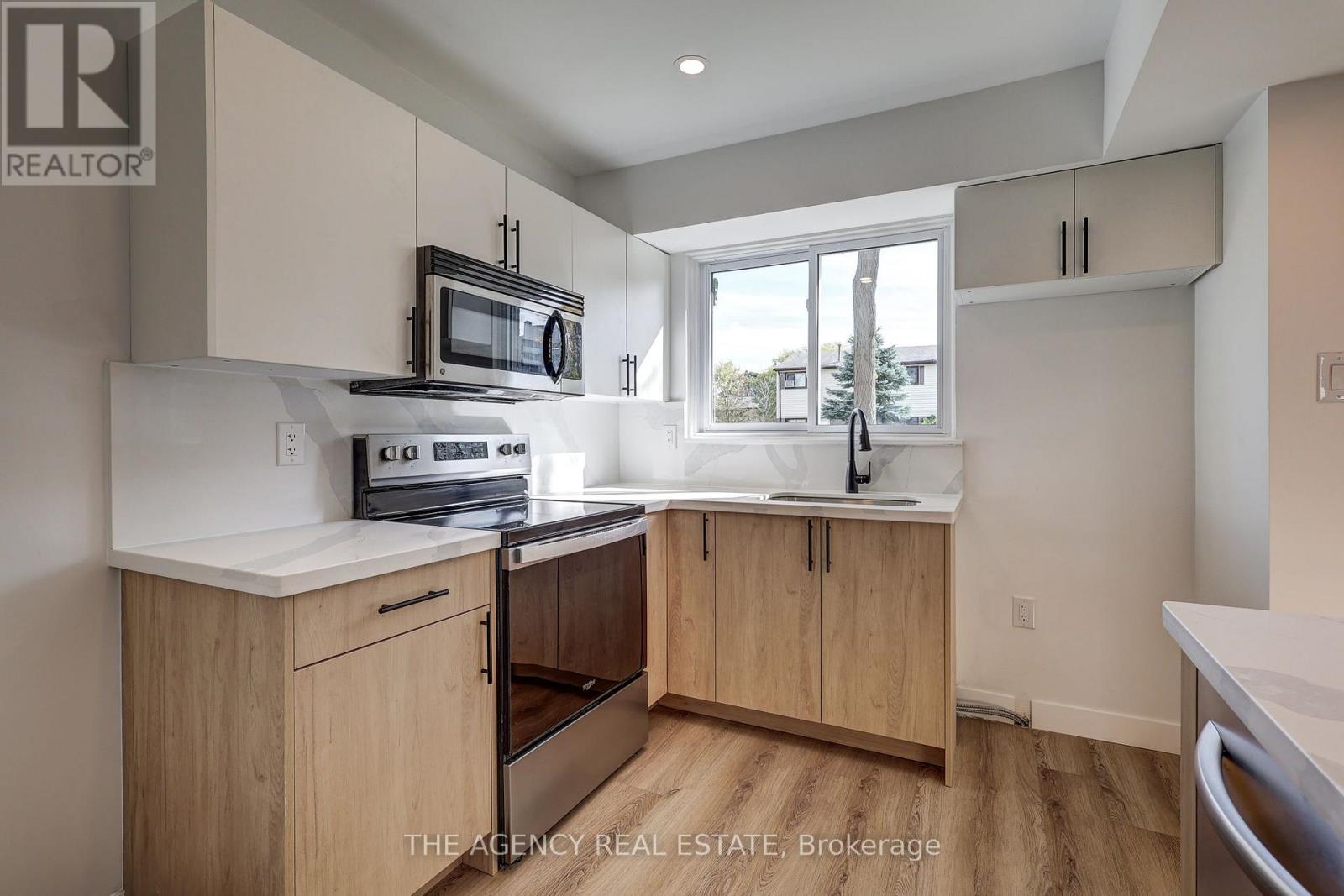 71 - 825 Dundalk Drive, London South, Ontario  N6C 3V6 - Photo 11 - X12444058