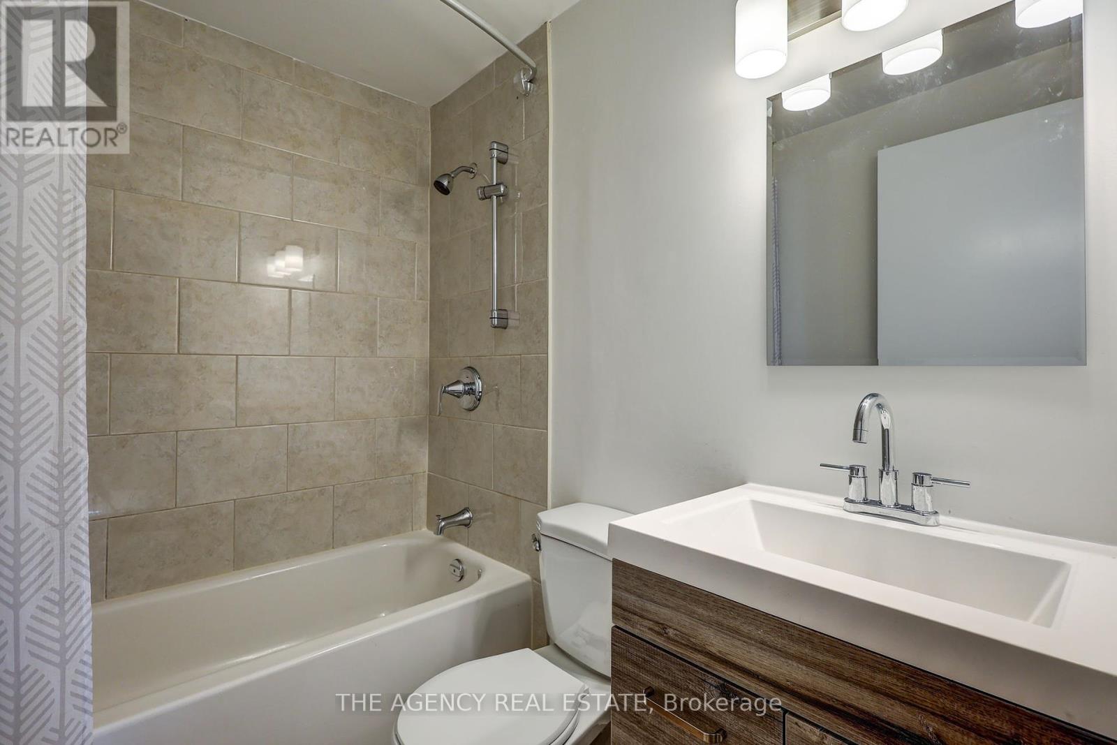 71 - 825 Dundalk Drive, London South, Ontario  N6C 3V6 - Photo 16 - X12444058