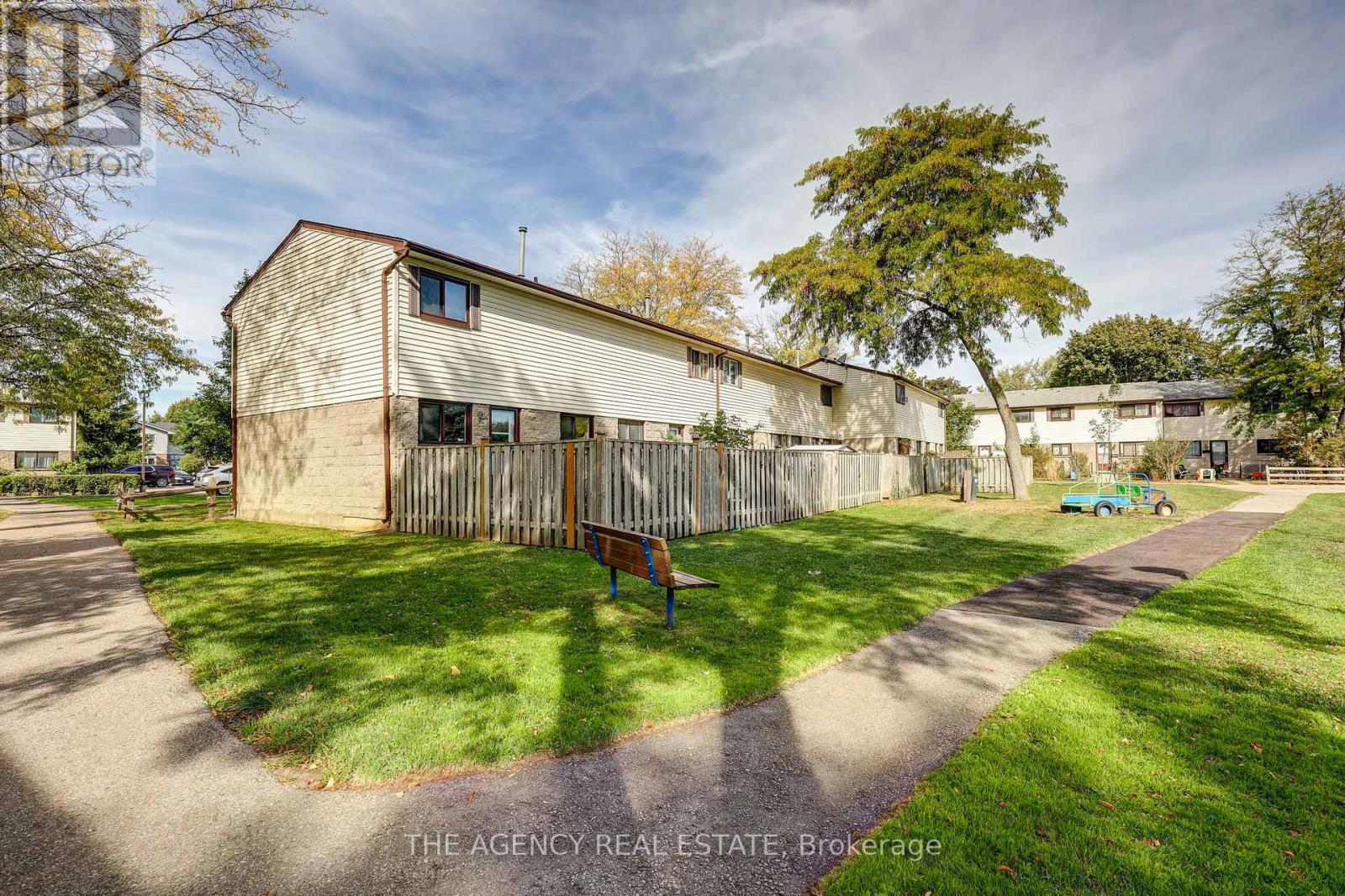 71 - 825 Dundalk Drive, London South, Ontario  N6C 3V6 - Photo 42 - X12444058