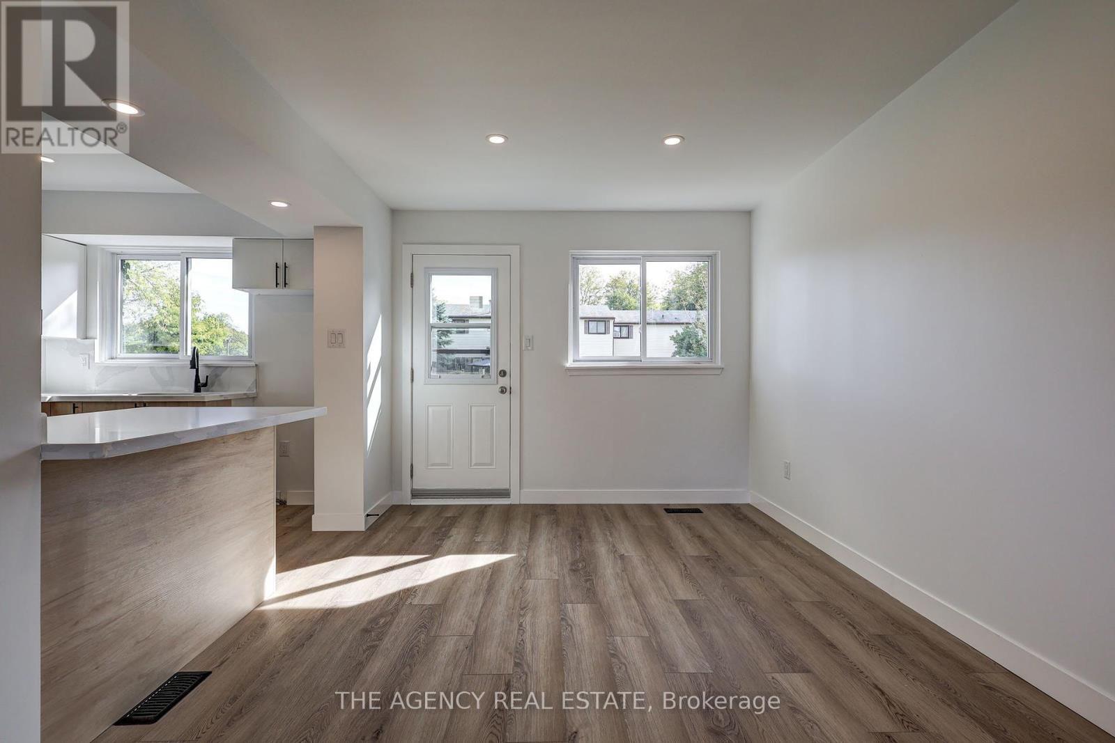 71 - 825 Dundalk Drive, London South, Ontario  N6C 3V6 - Photo 8 - X12444058