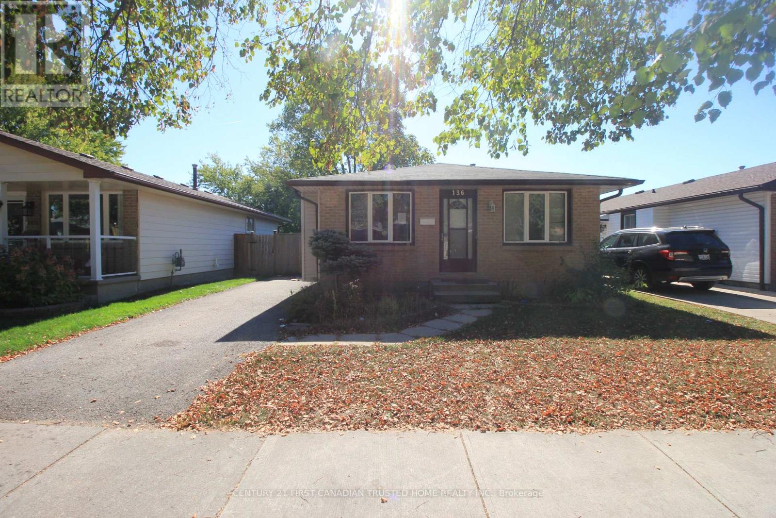 136 Lacey Crescent, London South (South X), Ontario  N6E 2E7 - Photo 5 - X12444067