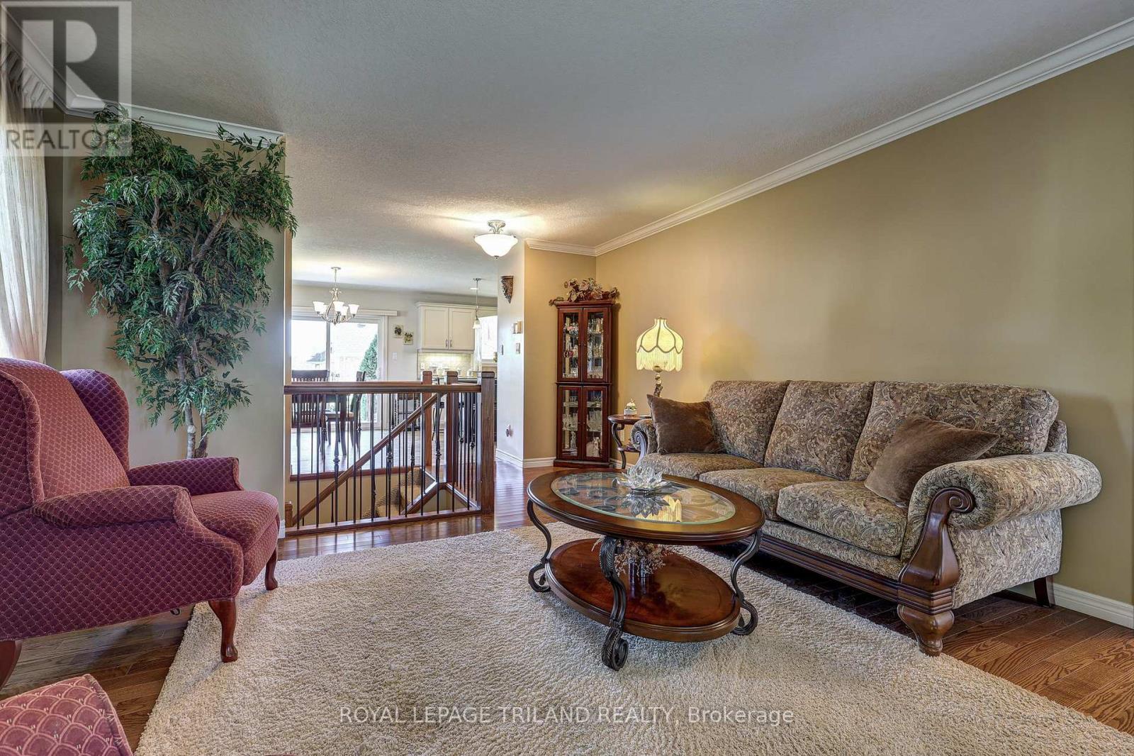68 Shaw Valley Drive, St. Thomas, Ontario  N5R 6K1 - Photo 12 - X12444071