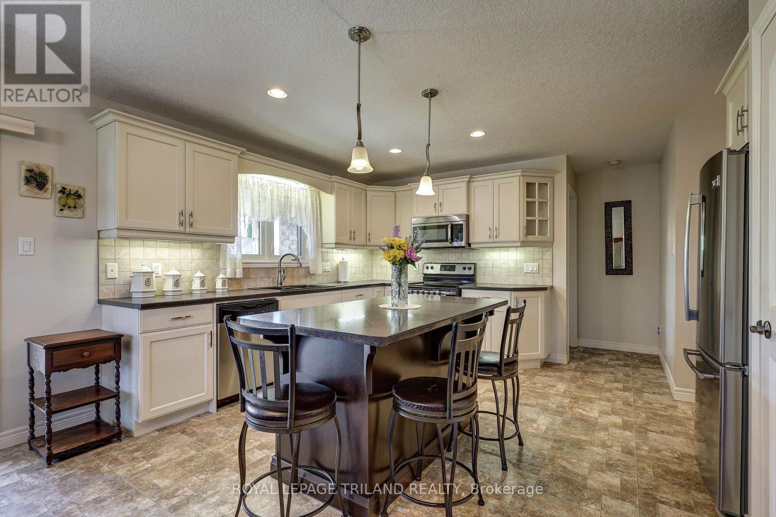 68 Shaw Valley Drive, St. Thomas, Ontario  N5R 6K1 - Photo 15 - X12444071