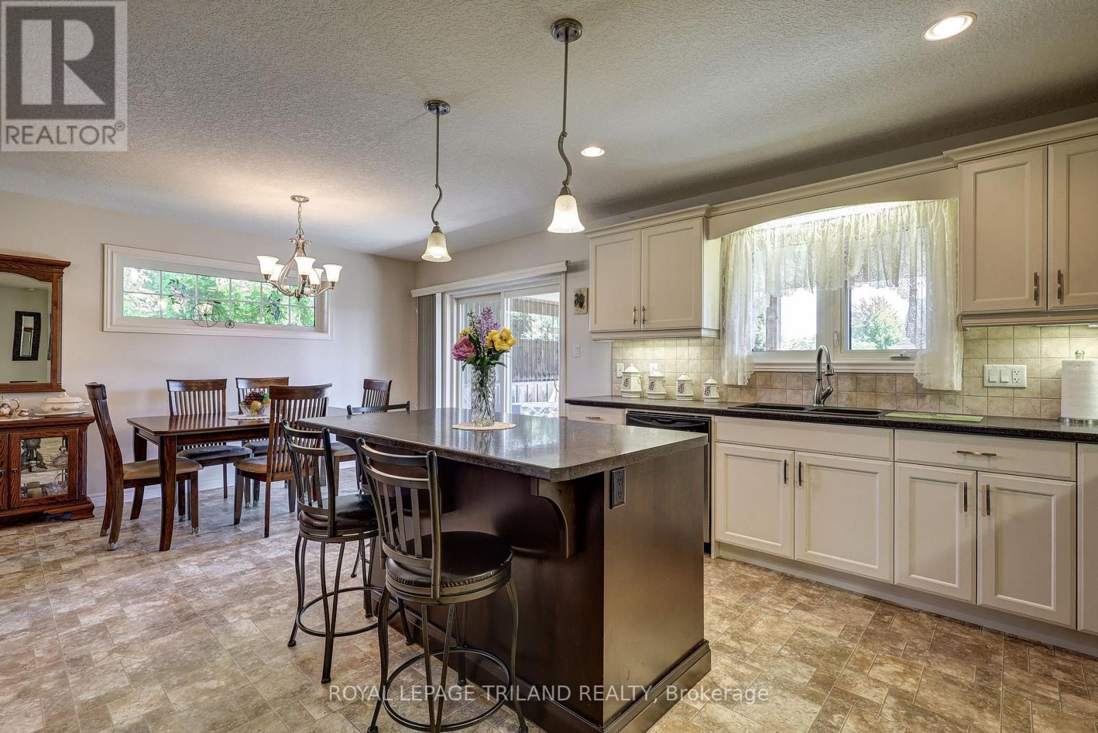 68 Shaw Valley Drive, St. Thomas, Ontario  N5R 6K1 - Photo 17 - X12444071