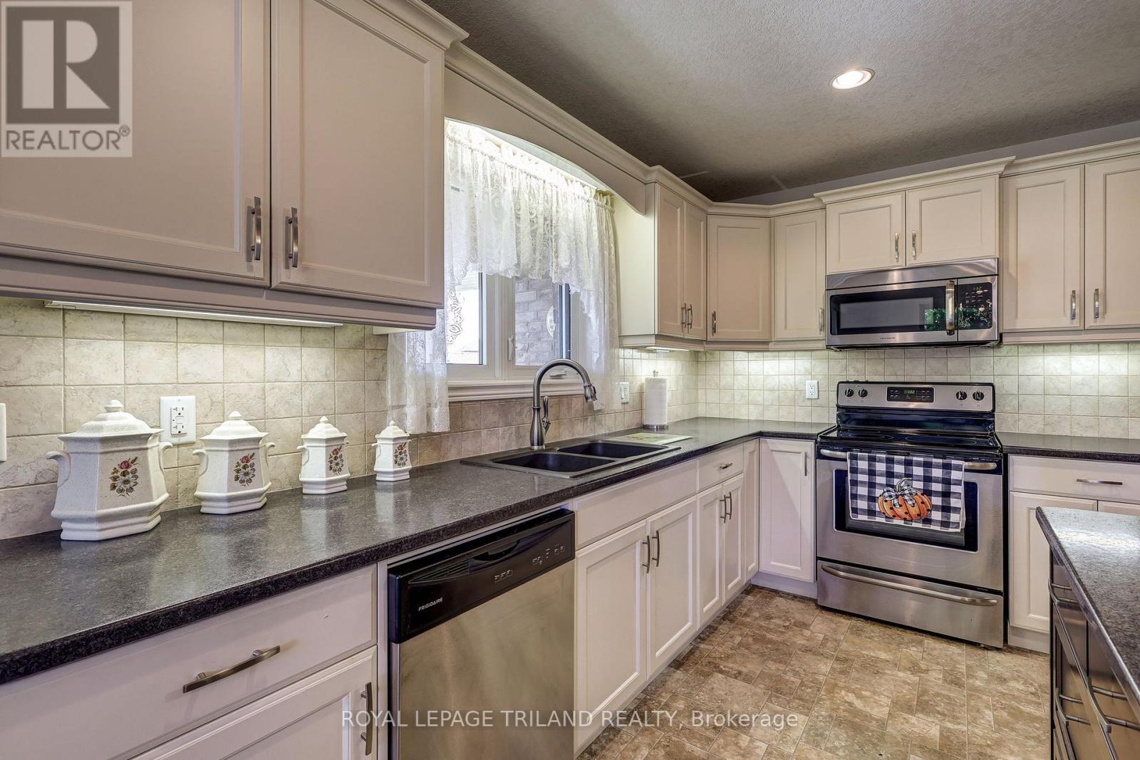 68 Shaw Valley Drive, St. Thomas, Ontario  N5R 6K1 - Photo 19 - X12444071