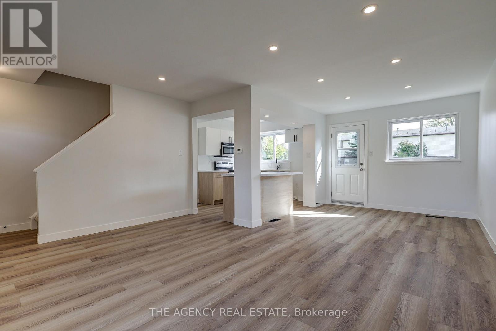 71 - 825 Dundalk Drive, London South, Ontario  N6C 3V6 - Photo 6 - X12444105