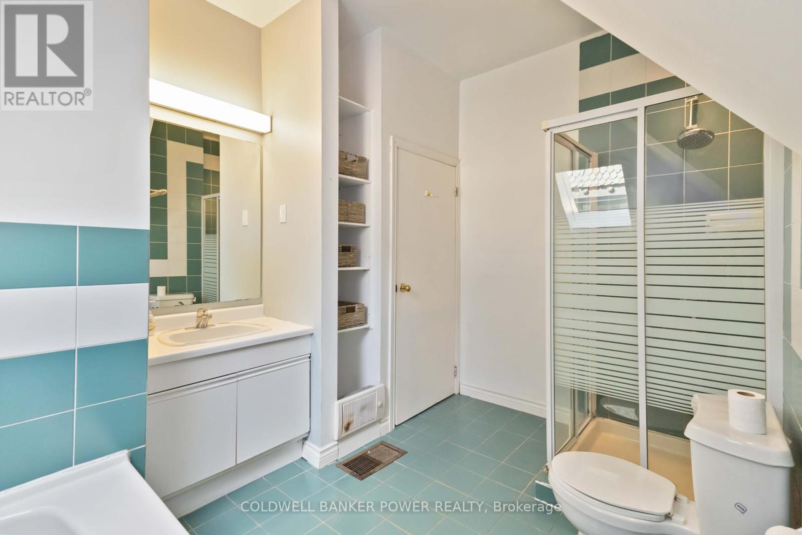547 William Street, London East, Ontario  N6B 3E8 - Photo 39 - X12444158