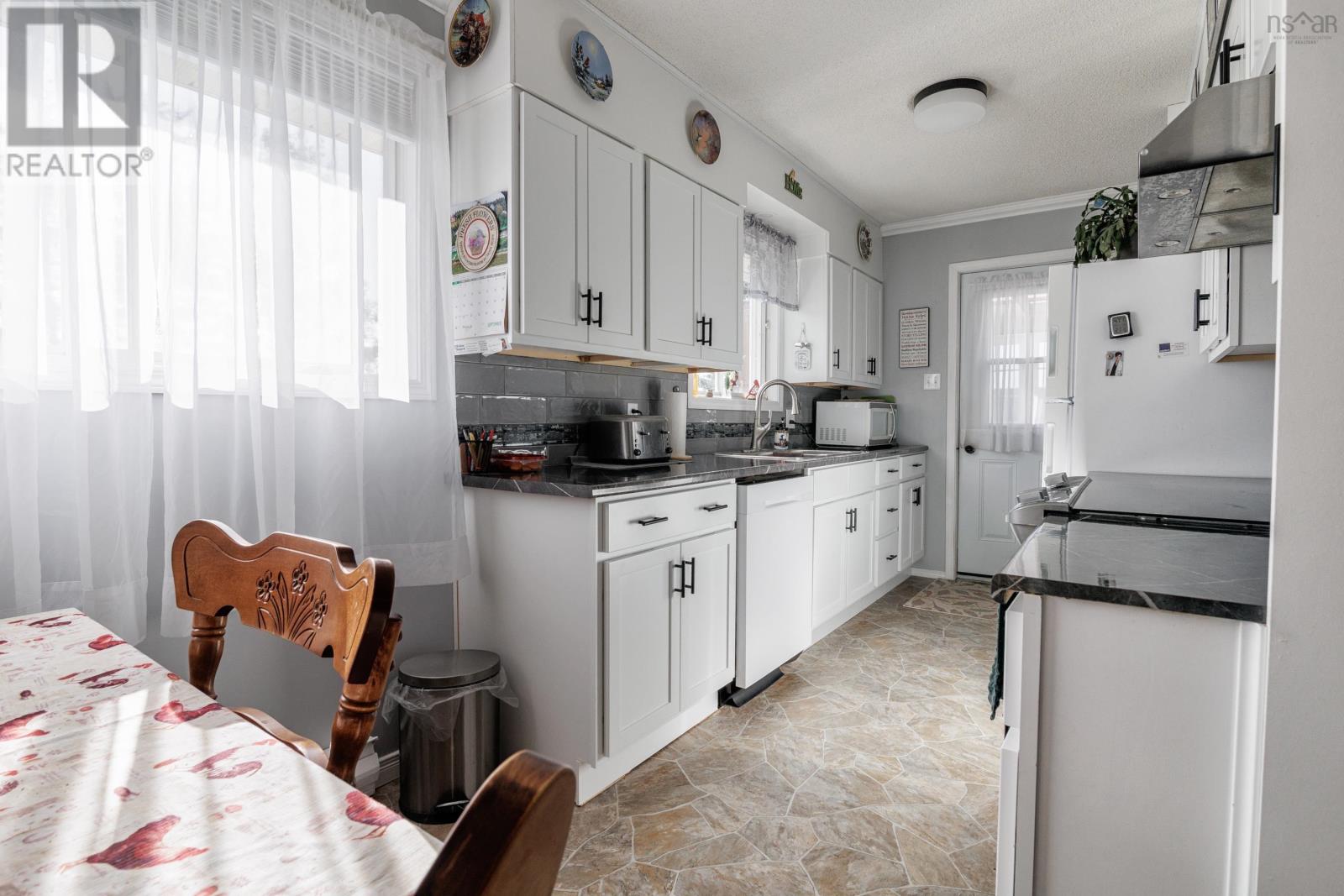 2 Menlow Court, North River, Nova Scotia  B6L 6L9 - Photo 6 - 202525061