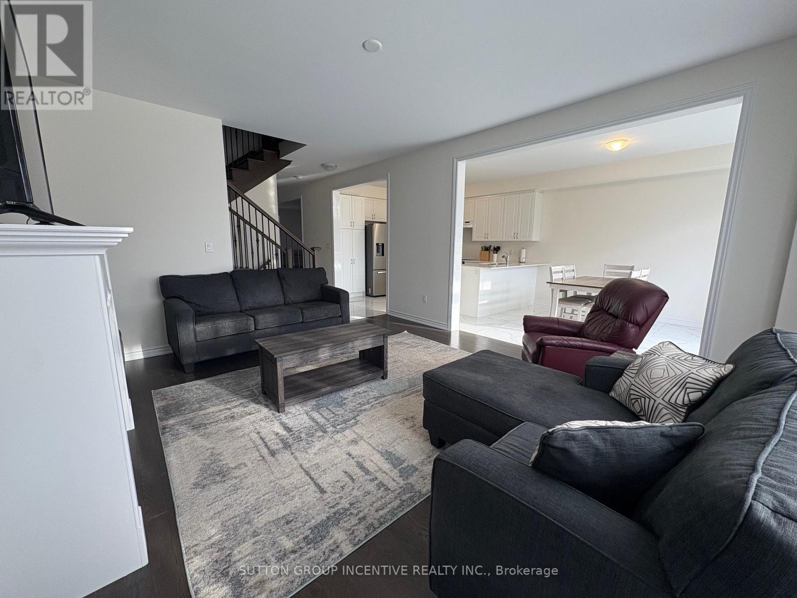 2186 Lozenby Street, Innisfil, Ontario  L9S 0M9 - Photo 10 - N12443926