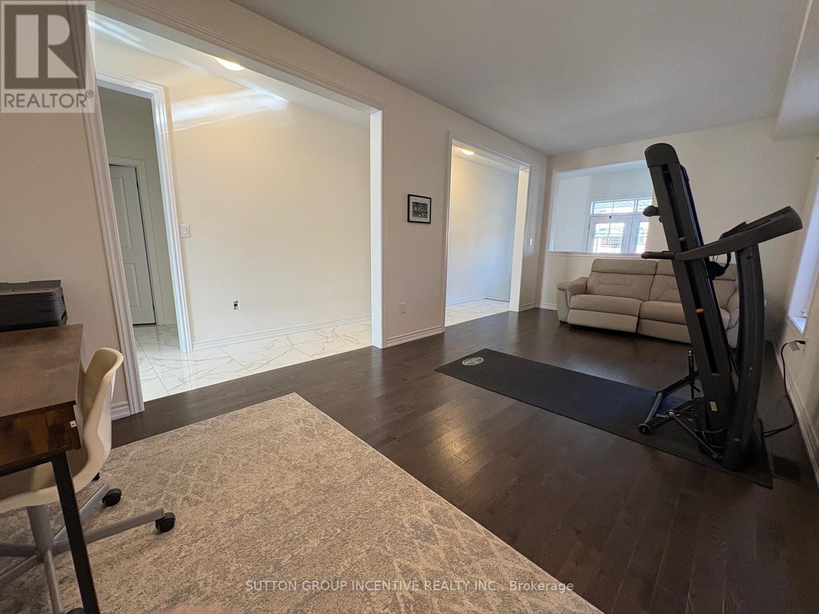 2186 Lozenby Street, Innisfil, Ontario  L9S 0M9 - Photo 12 - N12443926