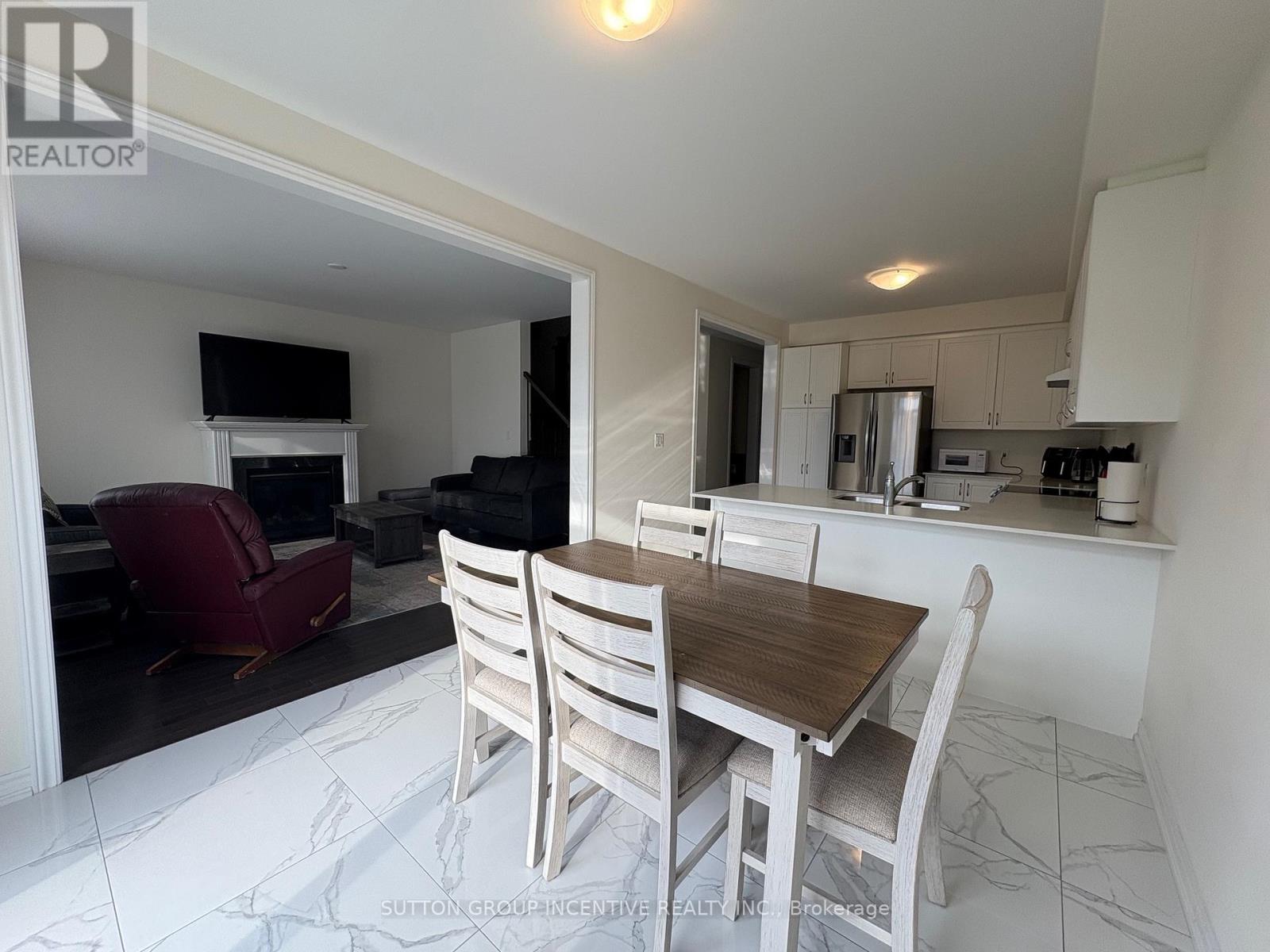 2186 Lozenby Street, Innisfil, Ontario  L9S 0M9 - Photo 7 - N12443926