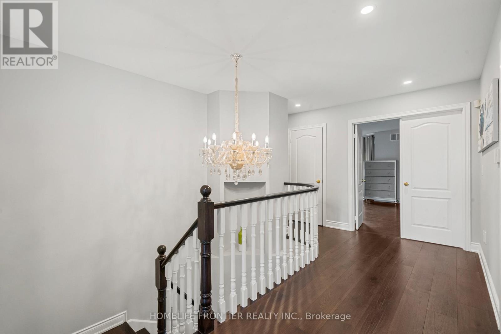 7 Edenbrook Crescent, Richmond Hill, Ontario  L4B 4B5 - Photo 16 - N12443940