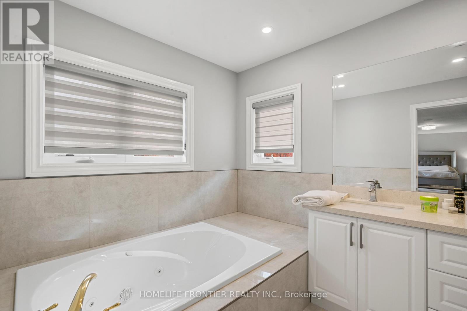 7 Edenbrook Crescent, Richmond Hill, Ontario  L4B 4B5 - Photo 23 - N12443940