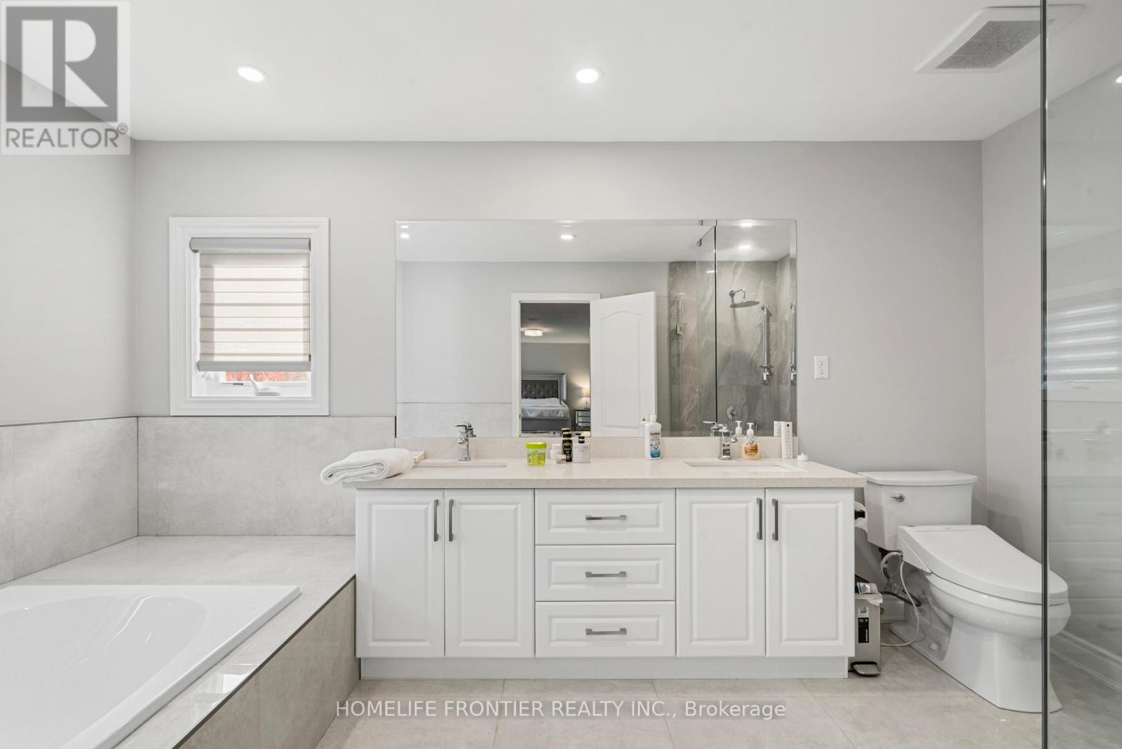 7 Edenbrook Crescent, Richmond Hill, Ontario  L4B 4B5 - Photo 24 - N12443940