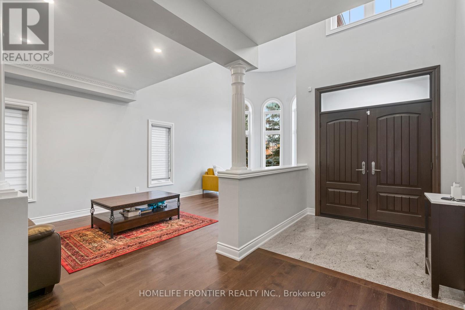 7 Edenbrook Crescent, Richmond Hill, Ontario  L4B 4B5 - Photo 3 - N12443940