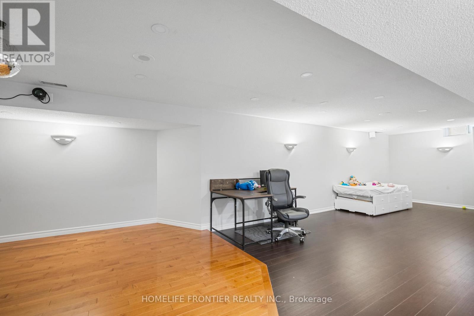 7 Edenbrook Crescent, Richmond Hill, Ontario  L4B 4B5 - Photo 33 - N12443940