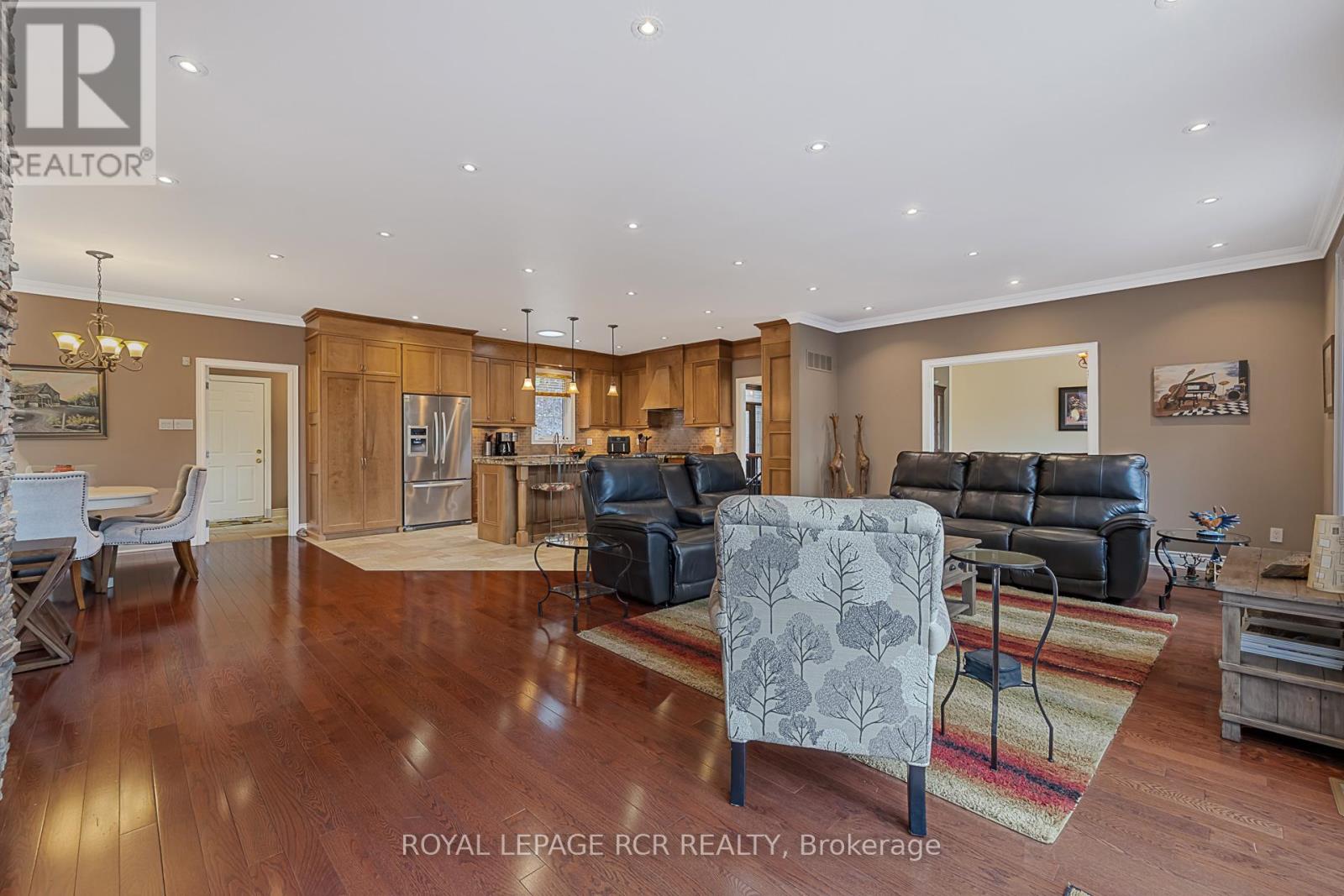 45 Mcmullen Drive, Whitchurch-Stouffville (Ballantrae), Ontario  L4A 3J2 - Photo 16 - N12443959