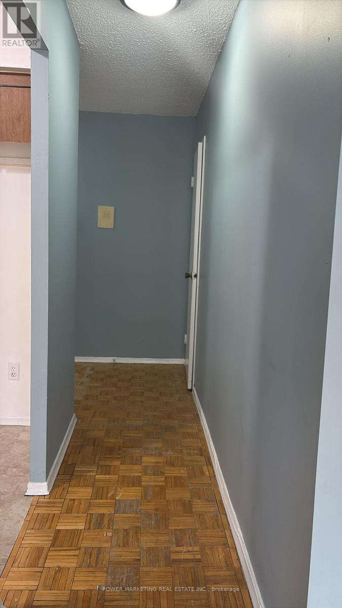1604 - 158b Mcarthur Avenue, Ottawa, Ontario  K1L 8E7 - Photo 7 - X12444004