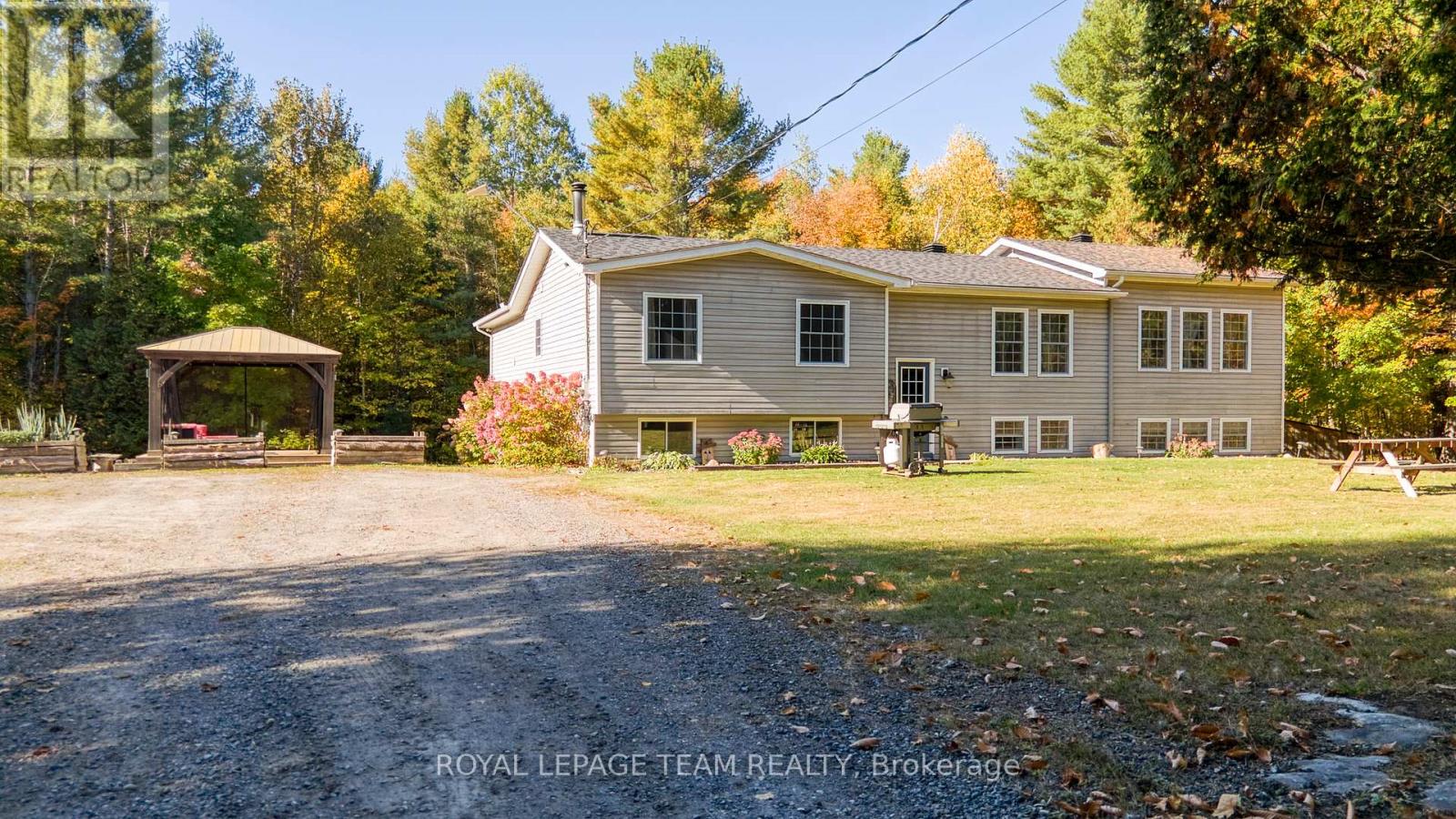 2819 Lanark 8c Concession, Lanark Highlands, Ontario  K0A 1P0 - Photo 5 - X12444025