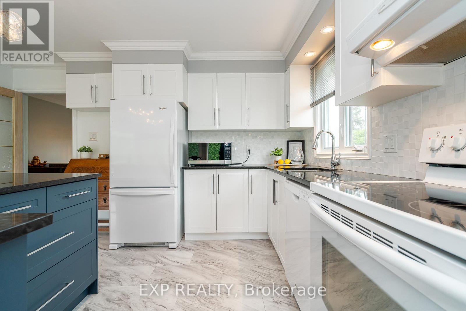 1828 Lorraine Avenue, Ottawa, Ontario  K1H 6Z8 - Photo 10 - X12444031