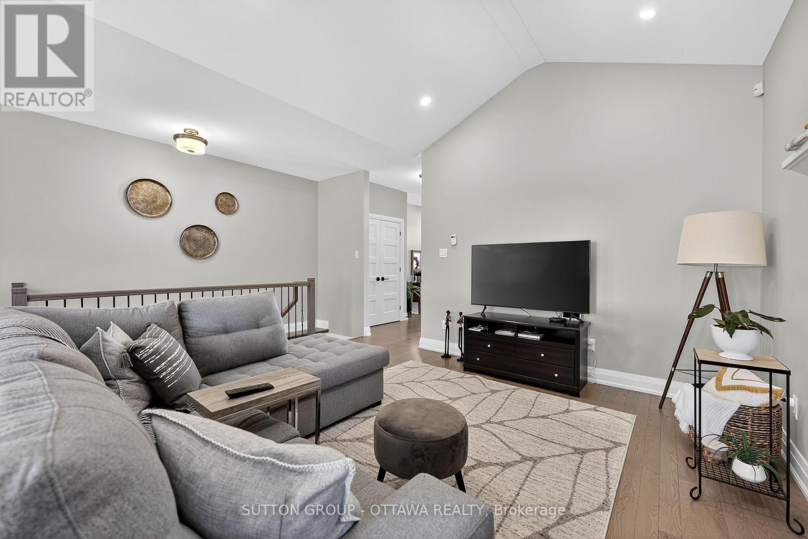1148 Avignon Street, Russell, Ontario  K0A 1W0 - Photo 14 - X12444064
