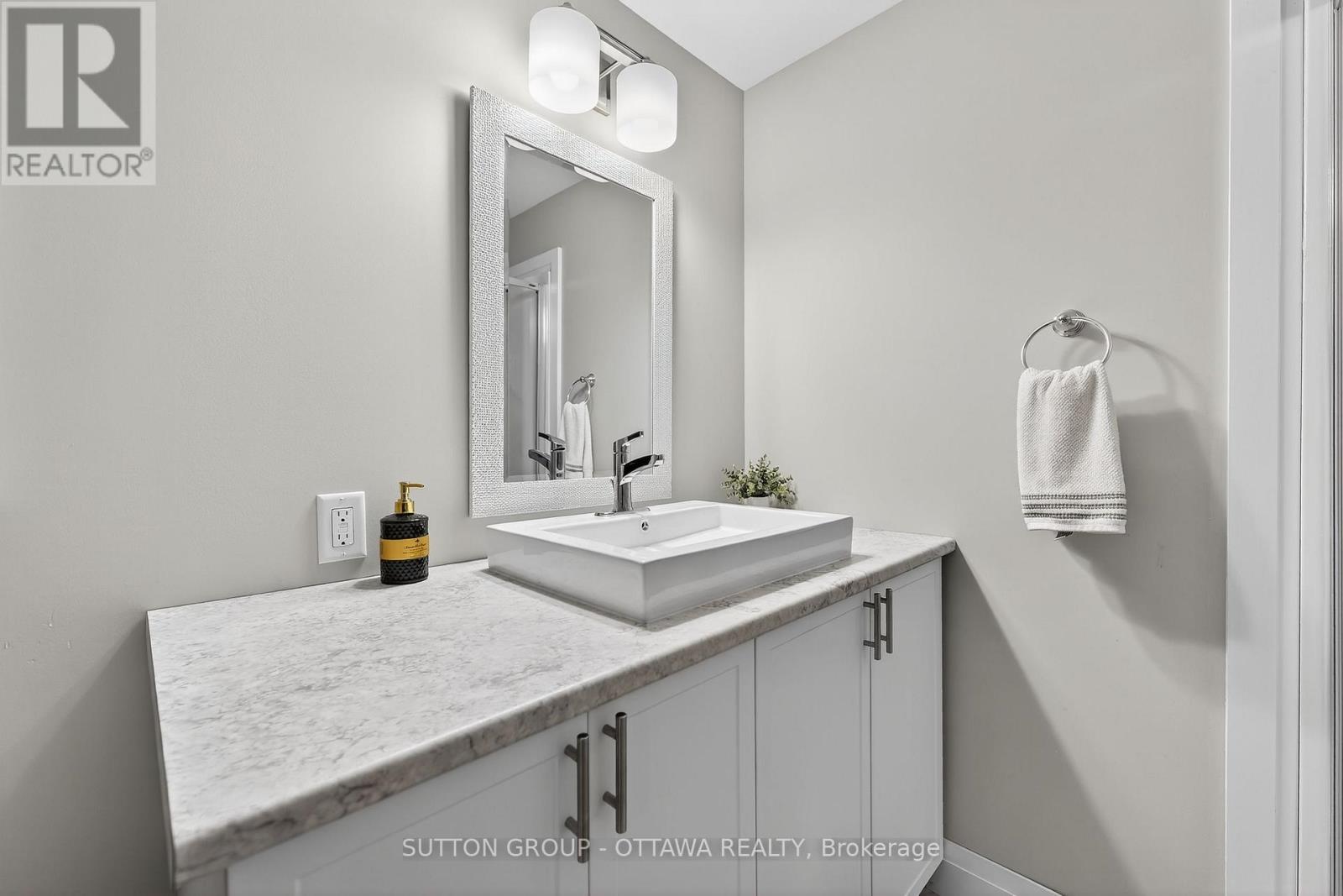 1148 Avignon Street, Russell, Ontario  K0A 1W0 - Photo 34 - X12444064