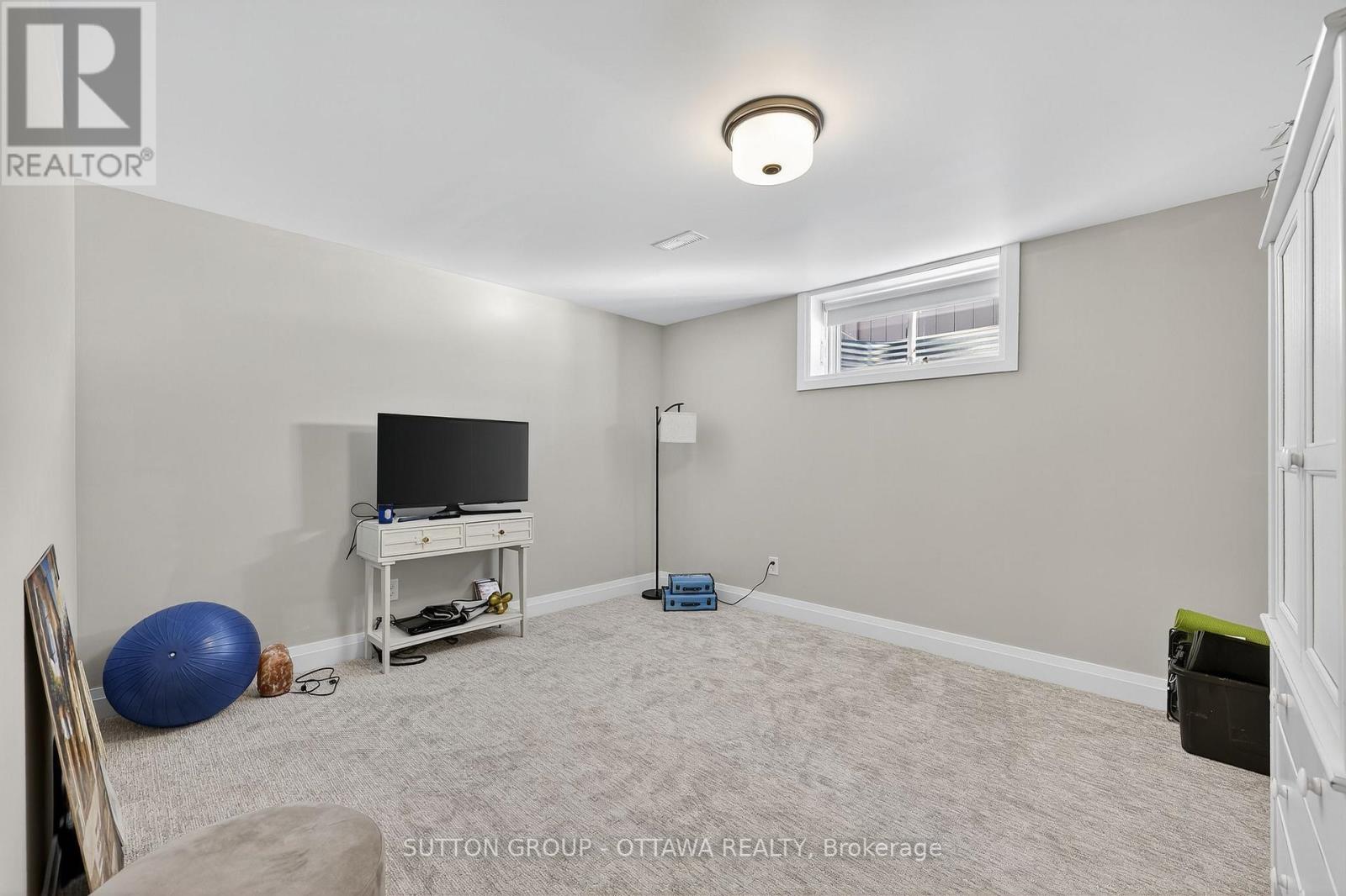1148 Avignon Street, Russell, Ontario  K0A 1W0 - Photo 35 - X12444064