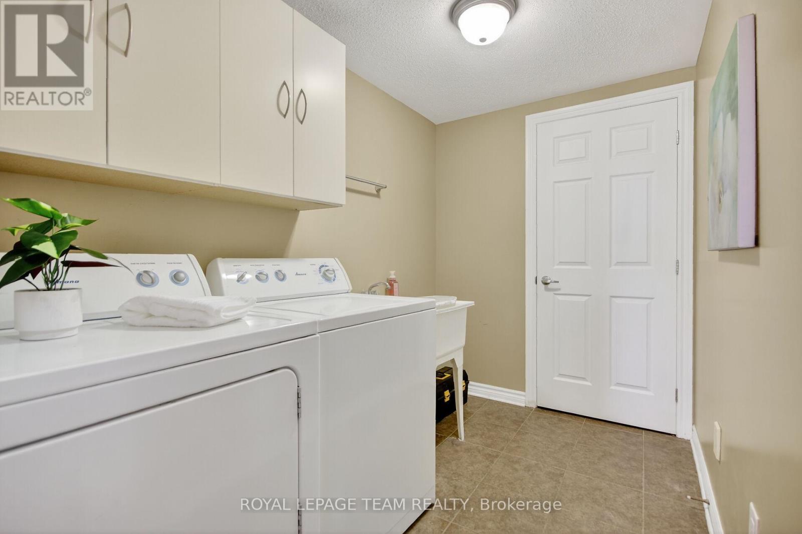 277 Aquilo Crescent, Ottawa, Ontario  K2S 0L9 - Photo 10 - X12444074