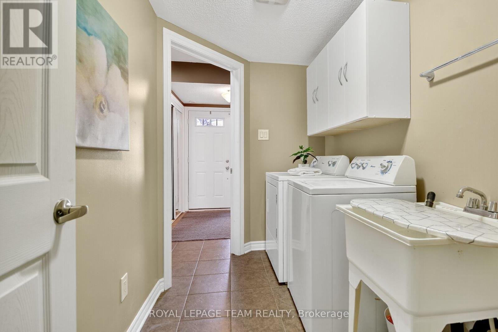 277 Aquilo Crescent, Ottawa, Ontario  K2S 0L9 - Photo 11 - X12444074