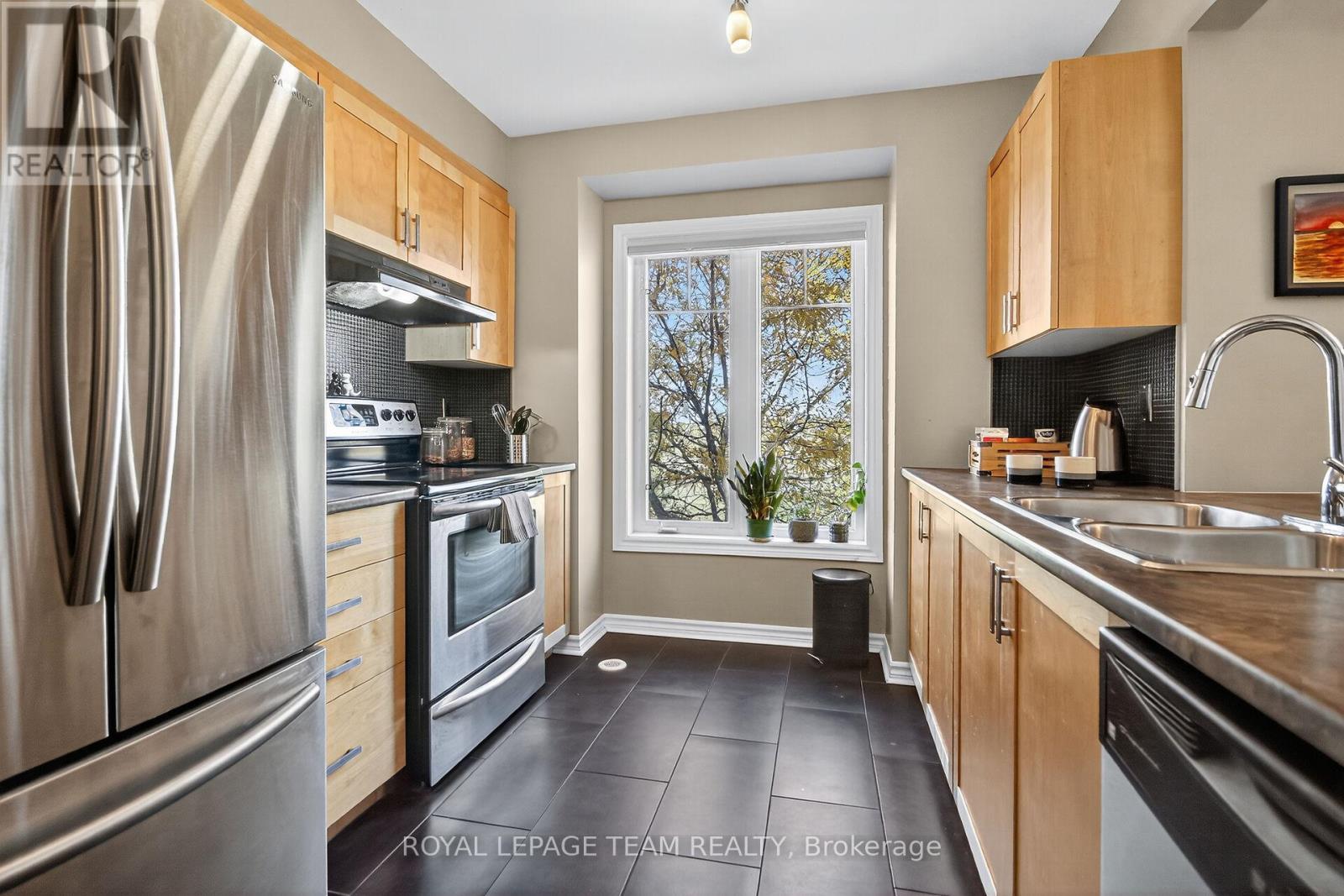 277 Aquilo Crescent, Ottawa, Ontario  K2S 0L9 - Photo 4 - X12444074