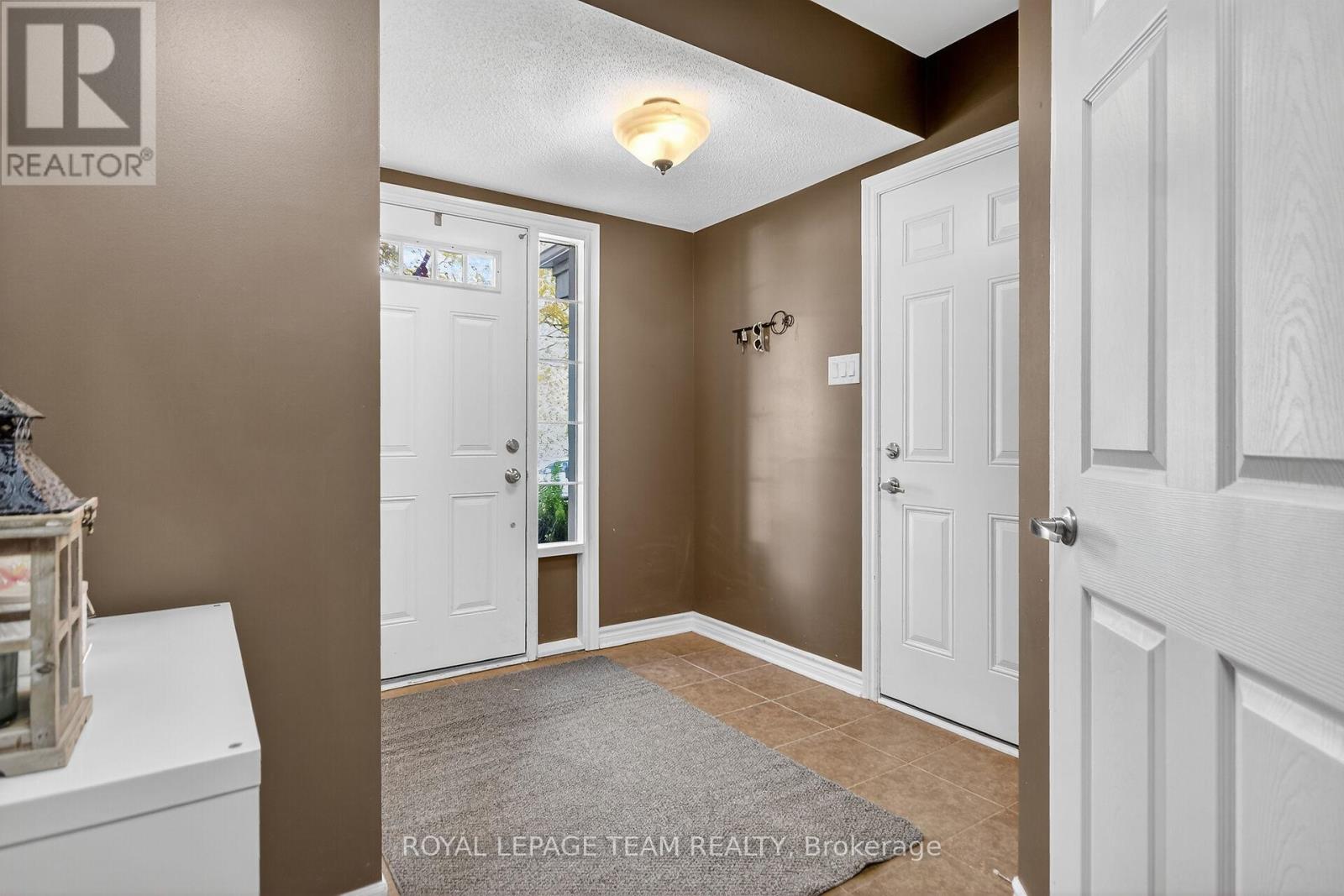 277 Aquilo Crescent, Ottawa, Ontario  K2S 0L9 - Photo 7 - X12444074