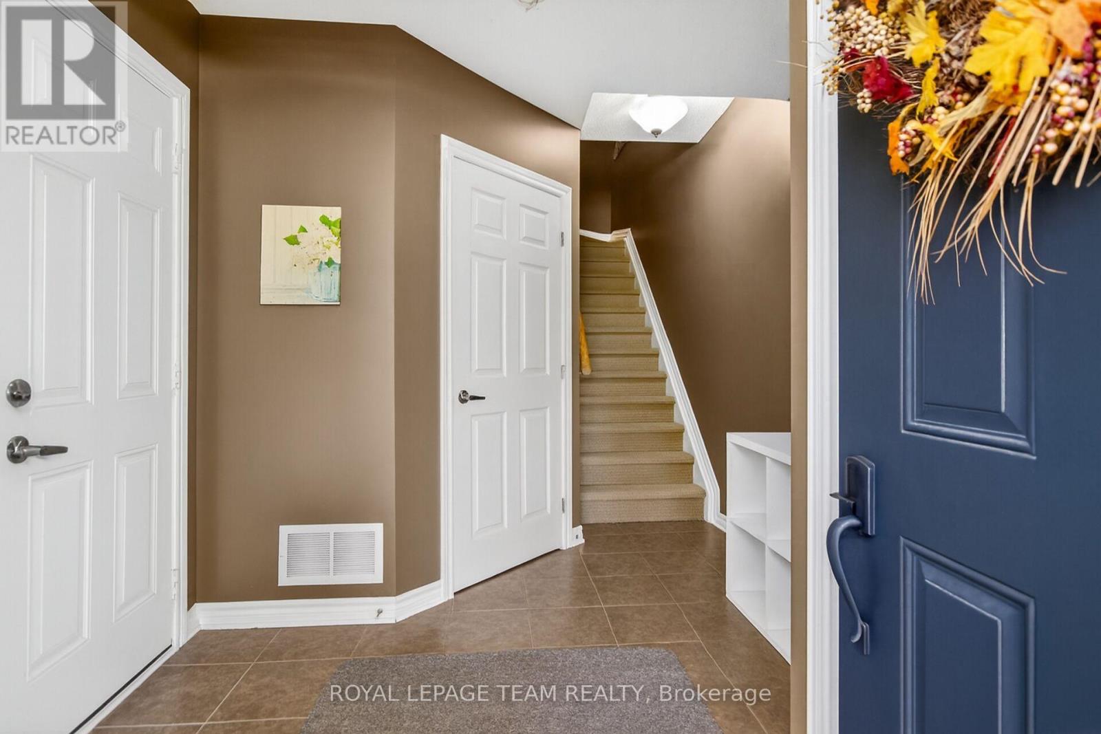 277 Aquilo Crescent, Ottawa, Ontario  K2S 0L9 - Photo 8 - X12444074
