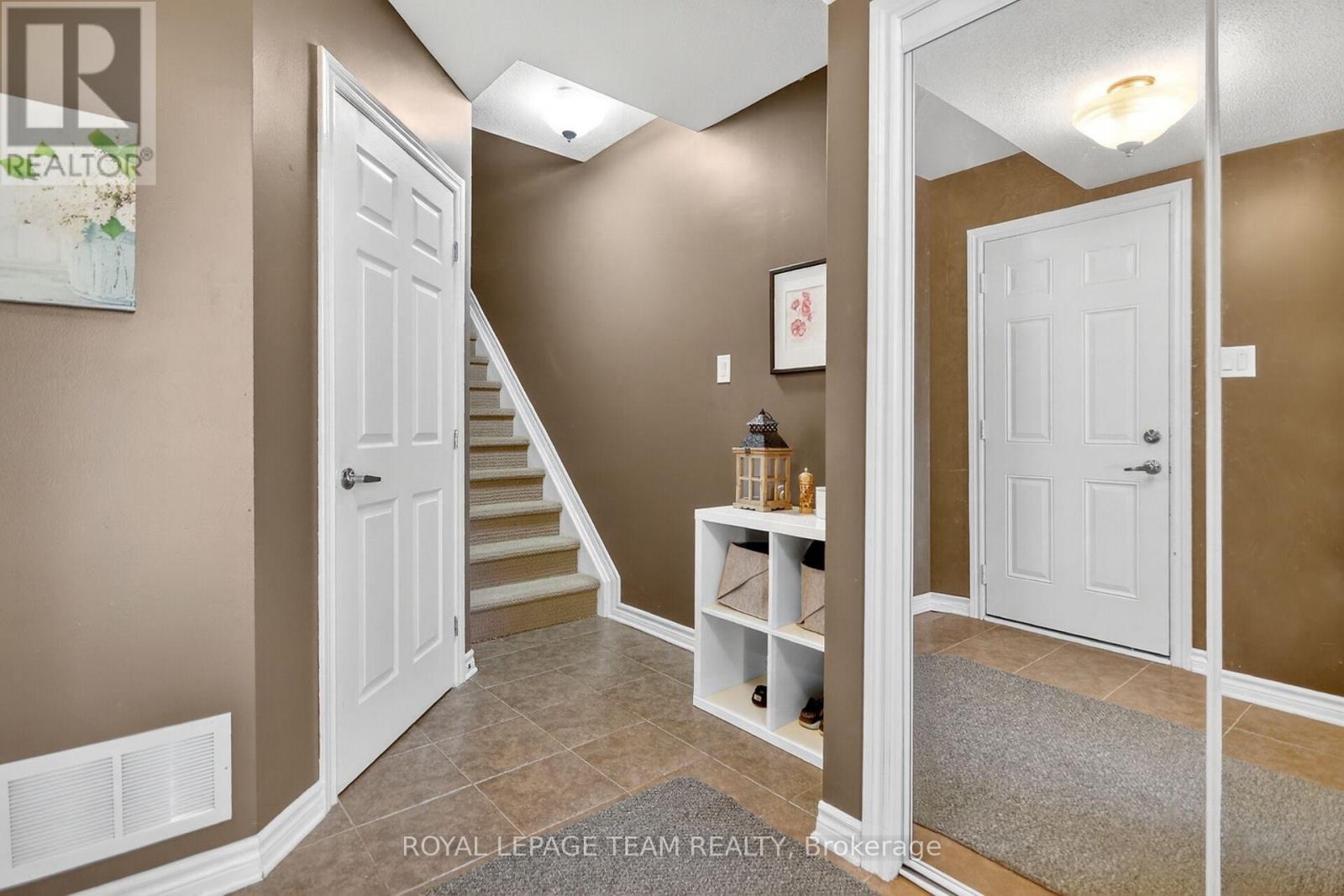 277 Aquilo Crescent, Ottawa, Ontario  K2S 0L9 - Photo 9 - X12444074