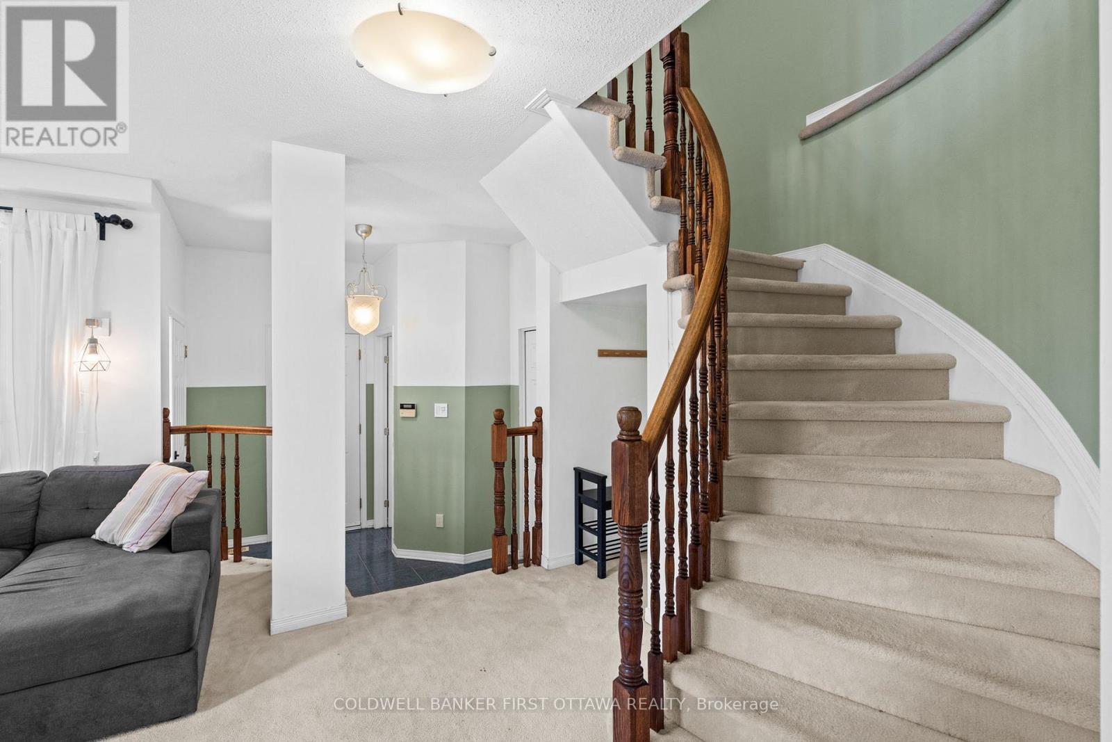 51 Helmsdale Drive, Ottawa, Ontario  K2K 2S4 - Photo 18 - X12444106