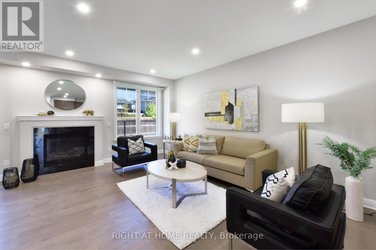 117 Escarpment Crescent, Ottawa, Ontario  K2T 0L8 - Photo 11 - X12444150
