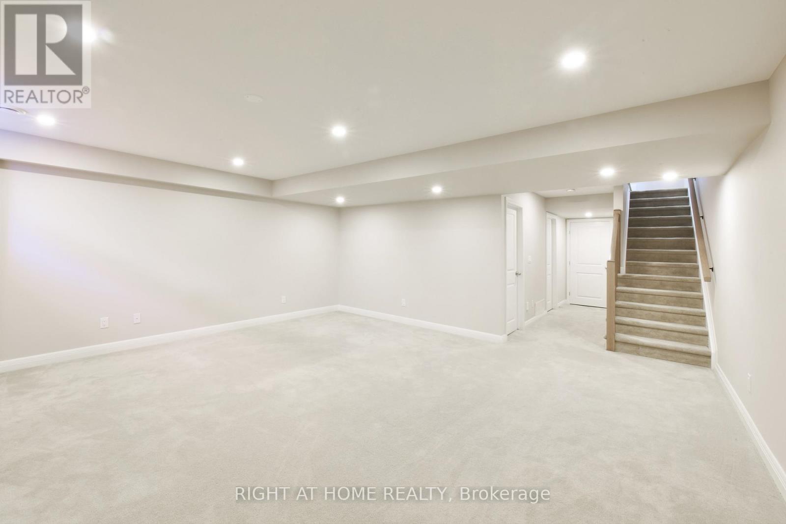 117 Escarpment Crescent, Ottawa, Ontario  K2T 0L8 - Photo 34 - X12444150