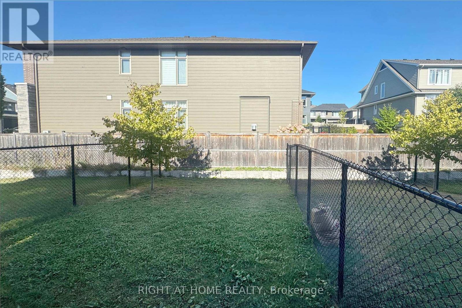 117 Escarpment Crescent, Ottawa, Ontario  K2T 0L8 - Photo 37 - X12444150