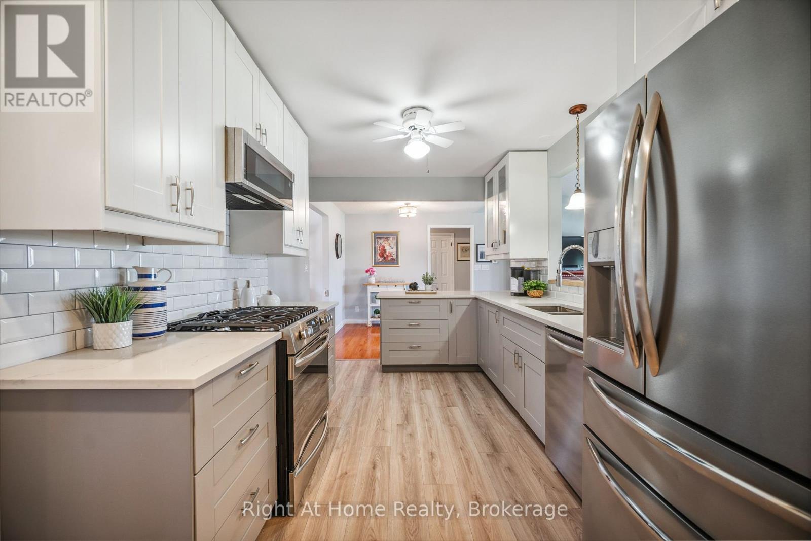 664 Maple Street, Huron East, Ontario  N0G 1H0 - Photo 12 - X12444159