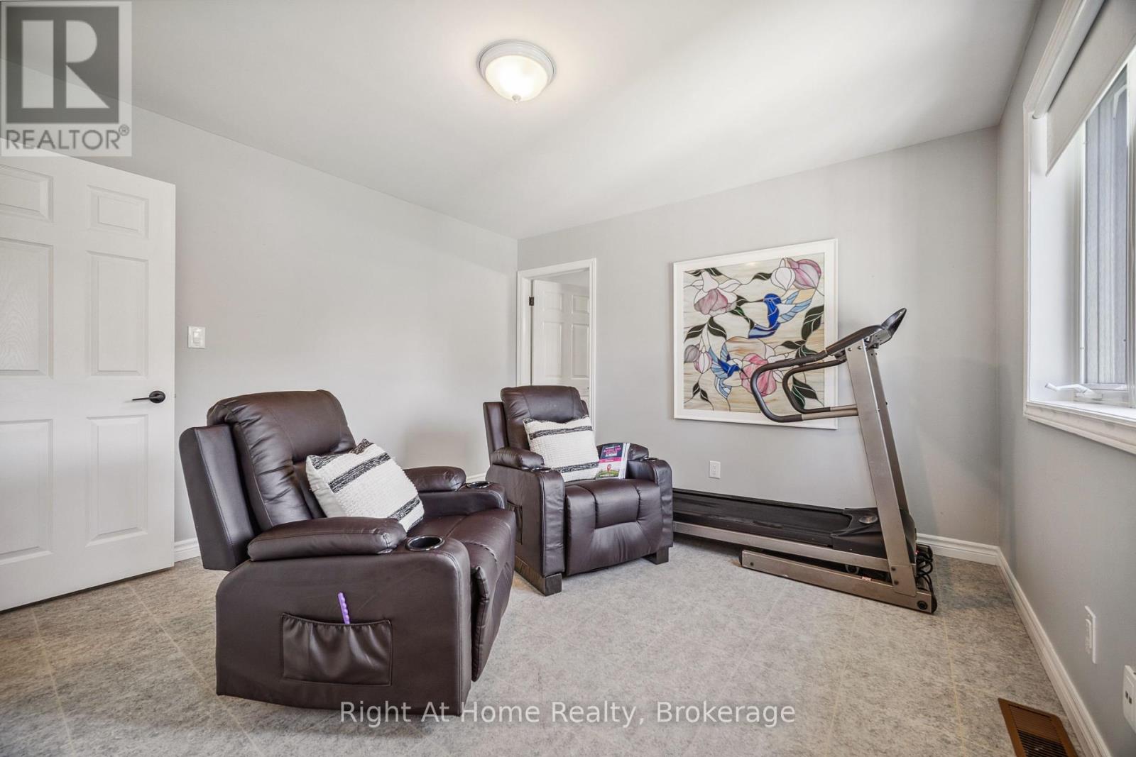 664 Maple Street, Huron East, Ontario  N0G 1H0 - Photo 13 - X12444159