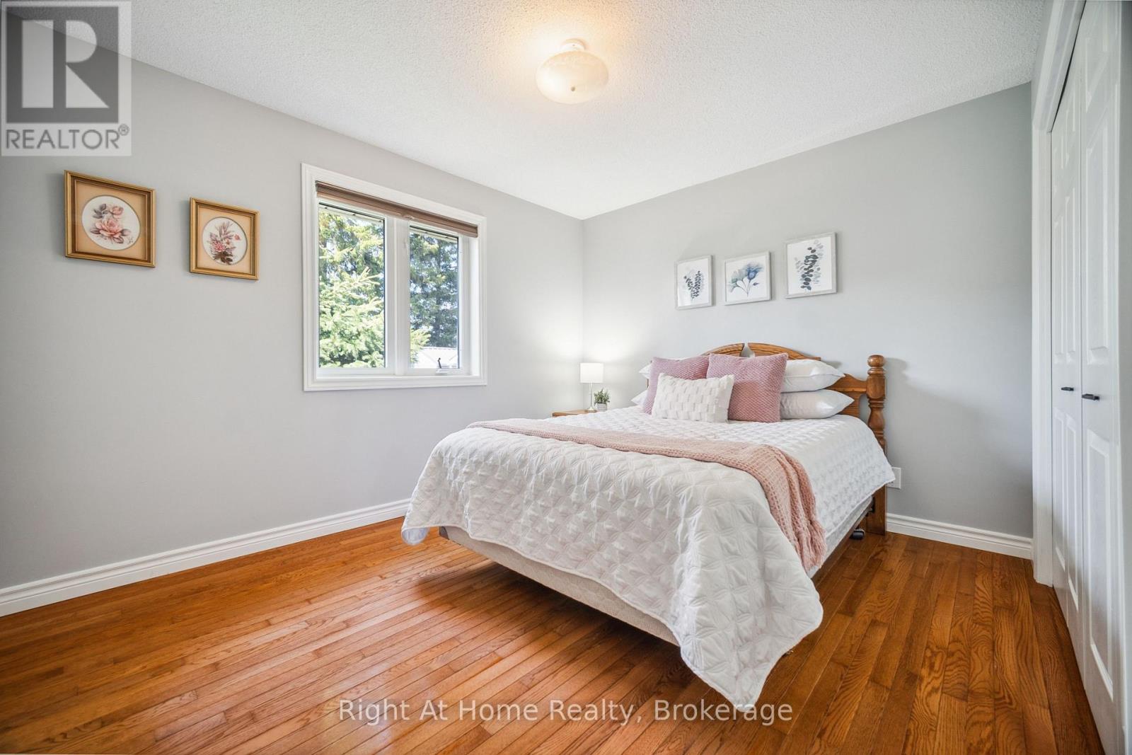 664 Maple Street, Huron East, Ontario  N0G 1H0 - Photo 19 - X12444159